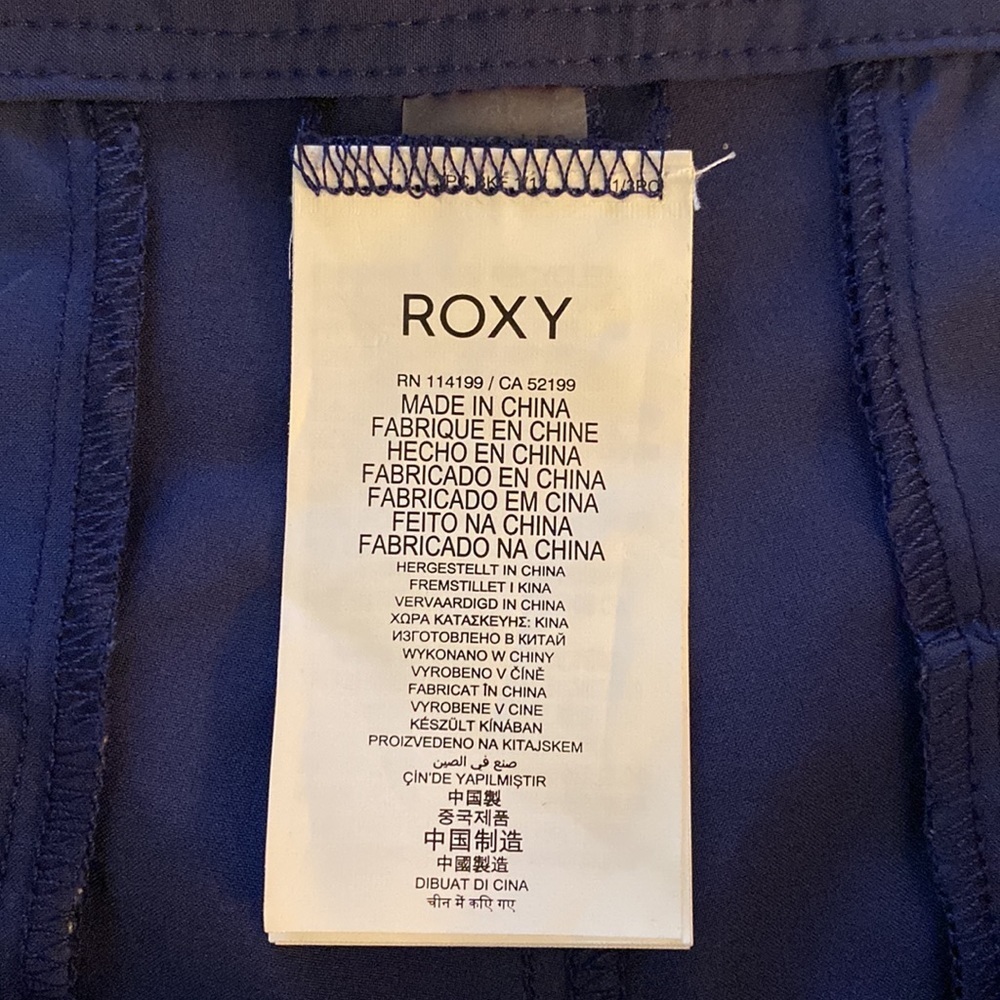 Roxy Shorts Size XL - Picture 10 of 11